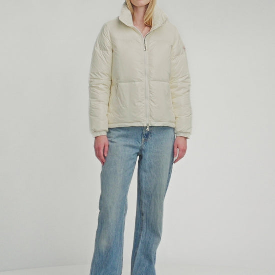 Doudoune courte et brillante pour femme Pyrenex Goldin blanche
