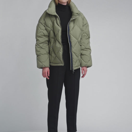 Doudoune oversize femme Pyrenex Adele avec col enveloppant khaki clair