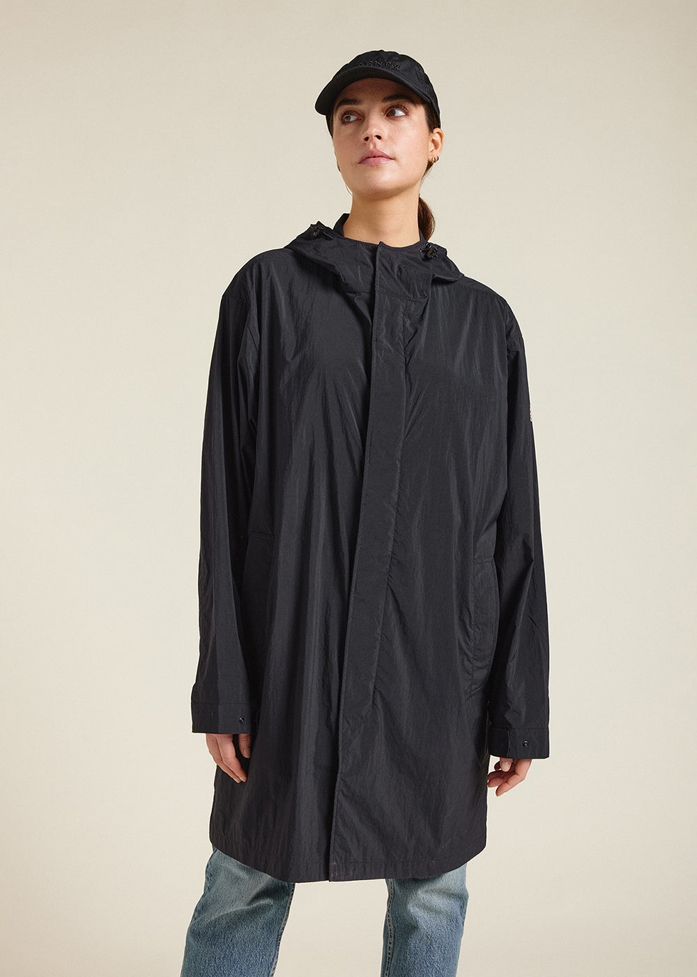 Unisex long windbreaker in 100% recycled fabric Torrent 2 | Pyrenex EN